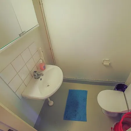 Bondo Privateroom-yksityinenhuone-личнаяkомната Into Centre-university-bustrainstation,sauna 5* Oulu