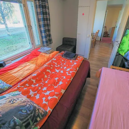 Pensión Bondo Privateroom-yksityinenhuone-личнаяkомната Into Centre-university-bustrainstation,sauna